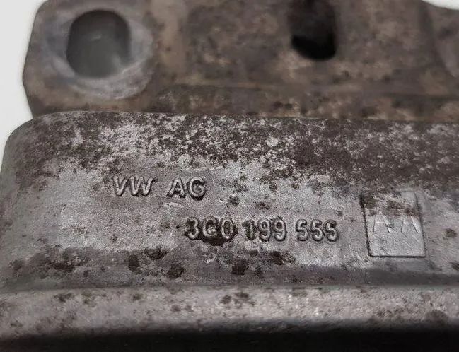 VOLKSWAGEN Passat B7 (2010-2015) Подушка коробки передач 3C0199555 31102821