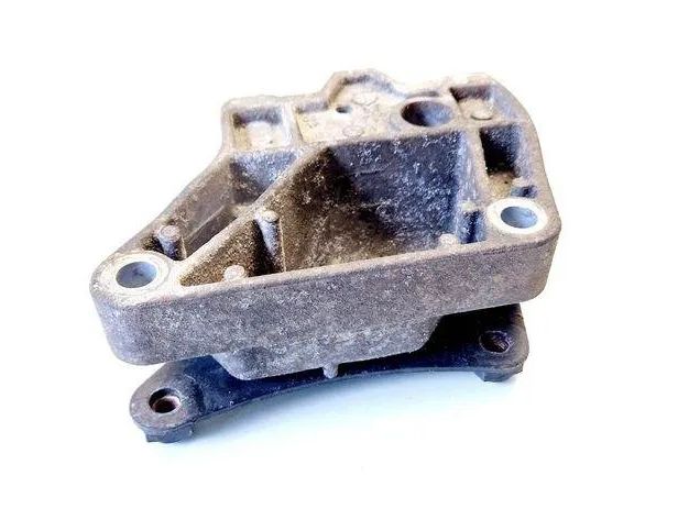 VOLKSWAGEN Golf 8 generation (2019-2023) Кронштейн крепления коробки передач 1K0199111E 31104019