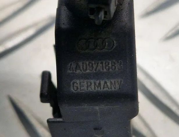 AUDI A4 B5/8D (1994-2001) Kabeļi / vadi 4A0971883 31104443