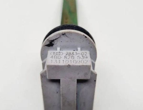 AUDI A4 B5/8D (1994-2001) Izplūdes gāzu temperatūras sensors 4B0820539 31106157