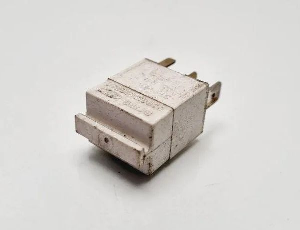 FORD Focus 2 generation (2004-2011) Relays 93BGI3L028AA 31111288