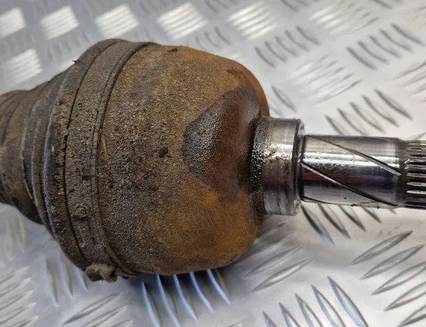 VOLVO V70 3 generation (2007-2020) Priekšējā kreisā pusass 6G9N3B437CD 31113451