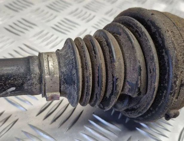 VOLVO V70 3 generation (2007-2020) Priekšējā kreisā pusass 6G9N3B437CD 31113451