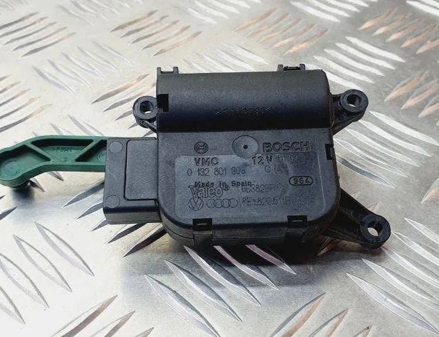 AUDI A4 B5/8D (1994-2001) Interior Heater Flap Motor Actuator 8E1820511B 31118114