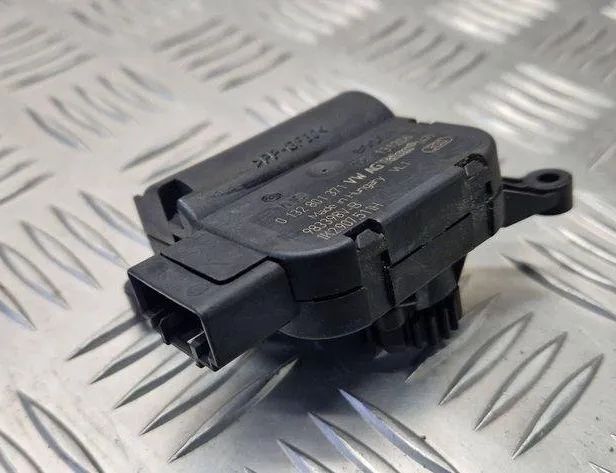 AUDI A3 8P (2003-2013) Клапаны управления внутренним подогревом 0132801371,1K2907511H 31120824