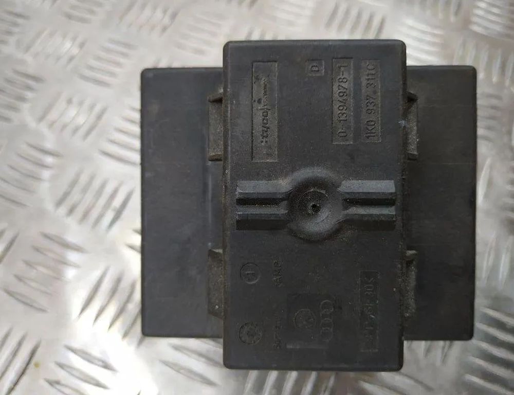 VOLKSWAGEN Passat B7 (2010-2015) Drošinātāju kārba 1K0937311C 31808662