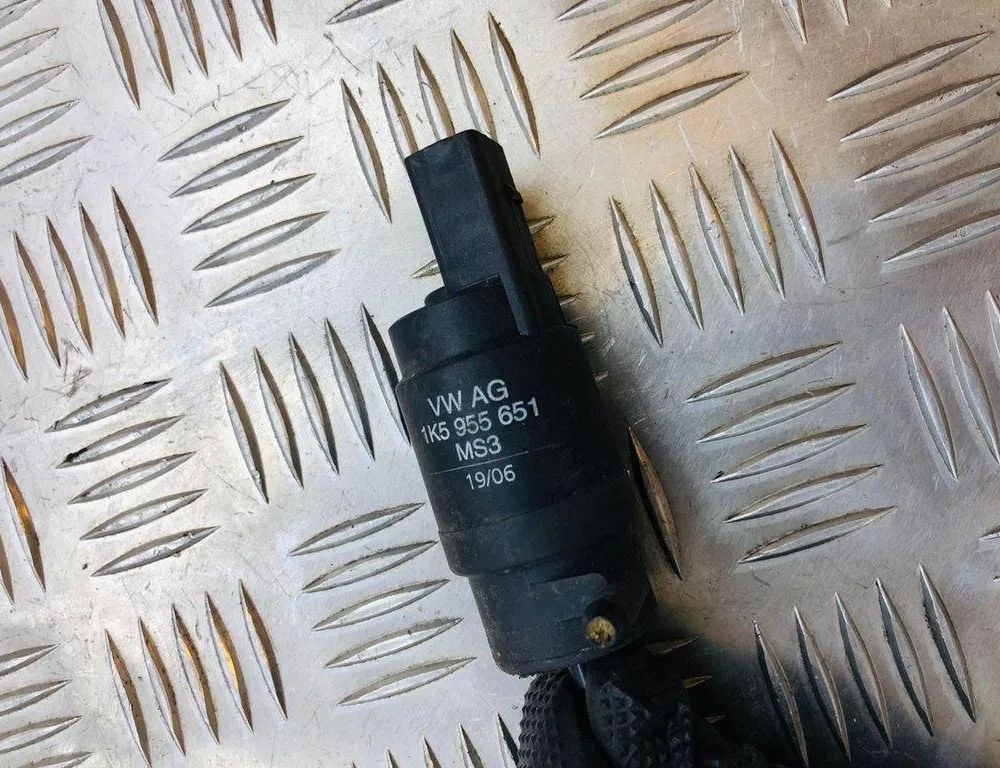 VOLKSWAGEN Eos 1 generation (2006-2020) Washer Tank Motor 1K5955651 31813698