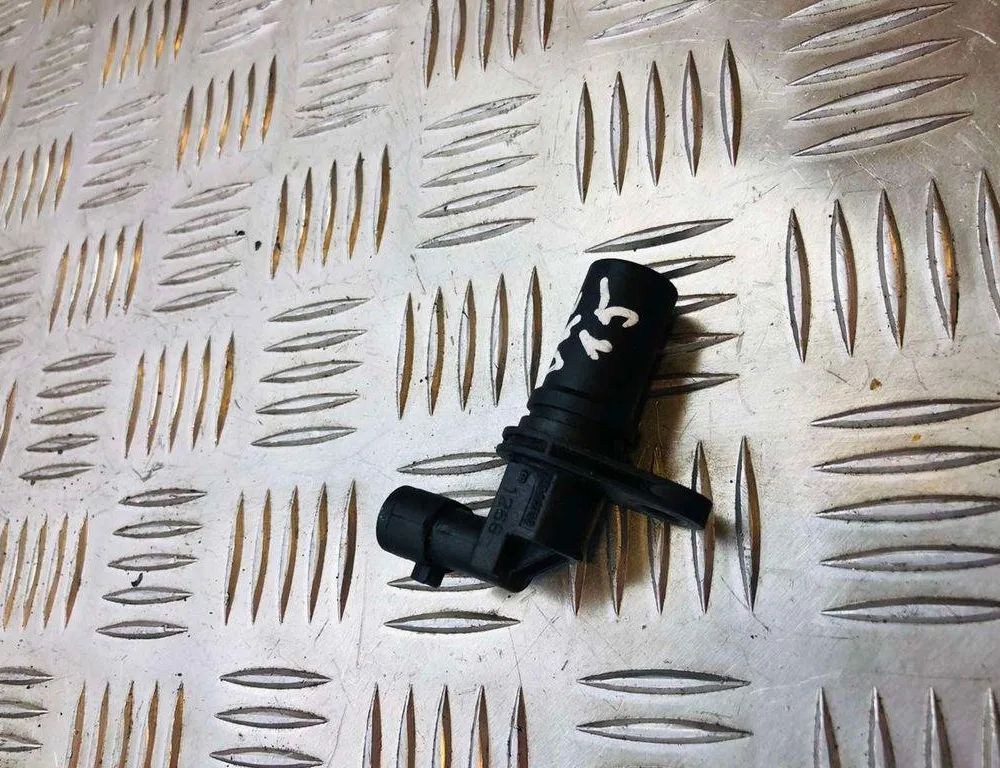 OPEL Astra J (2009-2020) Crankshaft Position Sensor 73502752 31814834