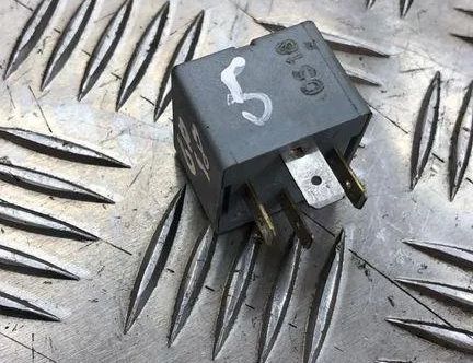 VOLKSWAGEN Passat B7 (2010-2015) Relejs 141951253B 31819852