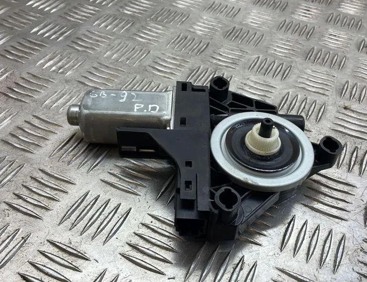 VOLVO XC60 1 generation (2008-2017) Маторчик стеклоподъемника передней левой двери 966269102 31826792