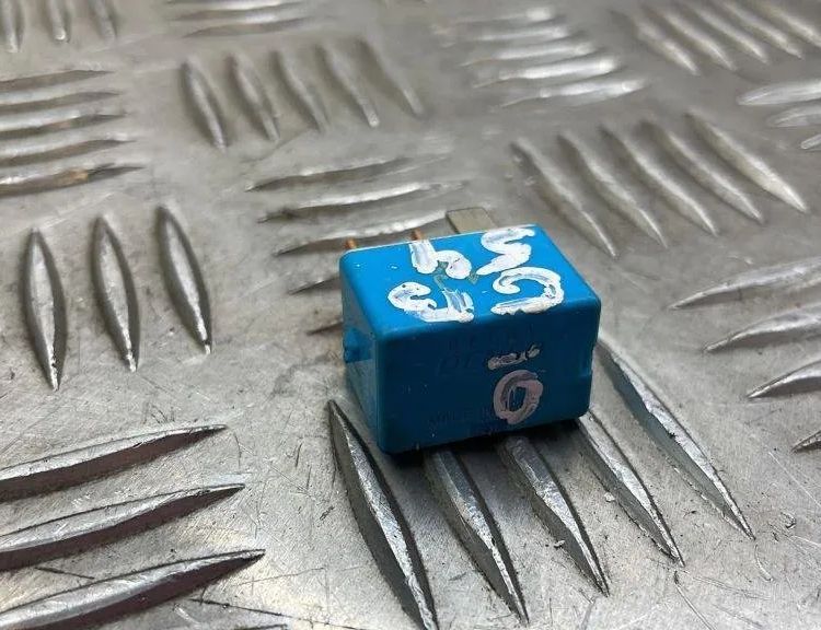 TOYOTA Auris 1 generation (2006-2012) Реле 9098702027 31827319