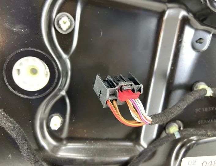 VOLKSWAGEN Passat Variant 1 generation (2010-2024) Aizmugurējo labo durvju logu pacēlājs 3C1837756K 24657879