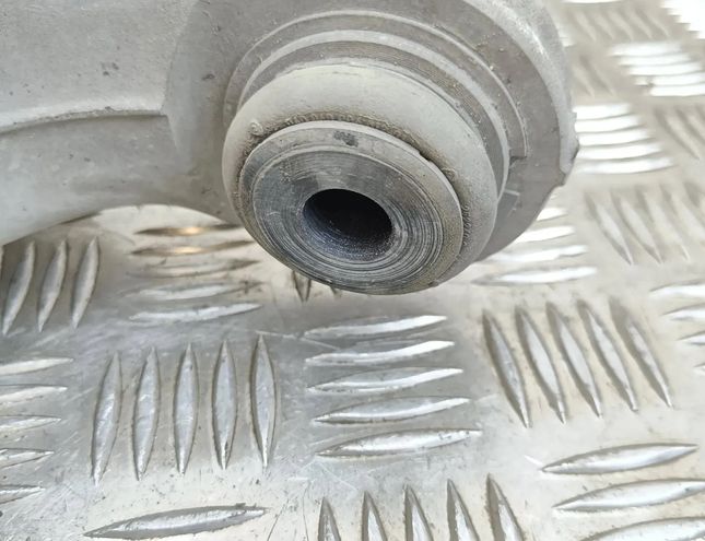 BMW 7 Series F01/F02 (2008-2015) Рычаг задний правый 6865900 26060844