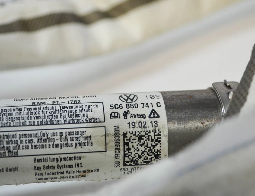 VOLKSWAGEN Jetta 6 generation (2010-2018) Kreisās puses jumta gaisa spilvens 5C6880741C 10383672