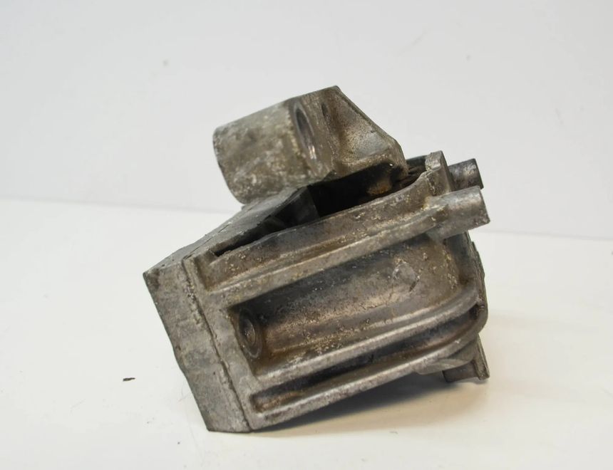 VOLKSWAGEN Passat B7 (2010-2015) Right Side Engine Mount 1K0199262CR 10674227