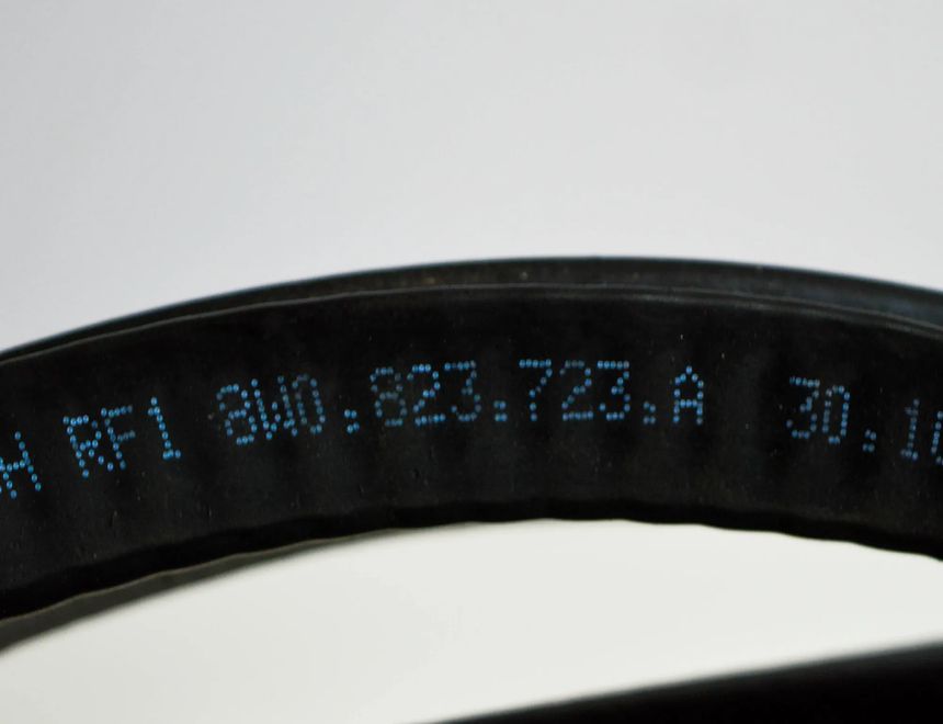 AUDI A4 B9/8W (2015-2024) Резина моторного отсека 8W0823723A 10687594