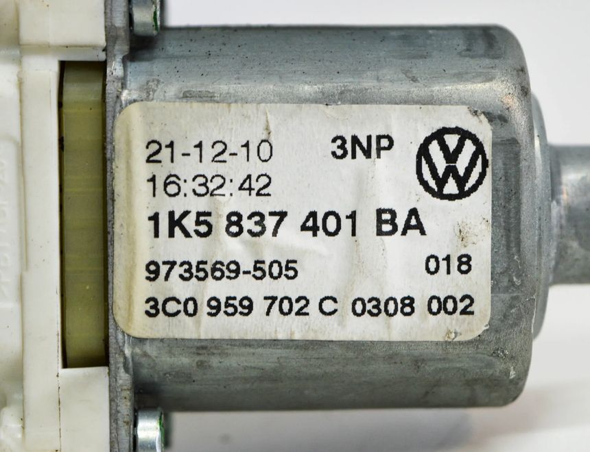VOLKSWAGEN Golf 6 generation (2008-2015) Маторчик стеклоподъемника передней левой двери 1K5837401BA,3C0959792A 10798218