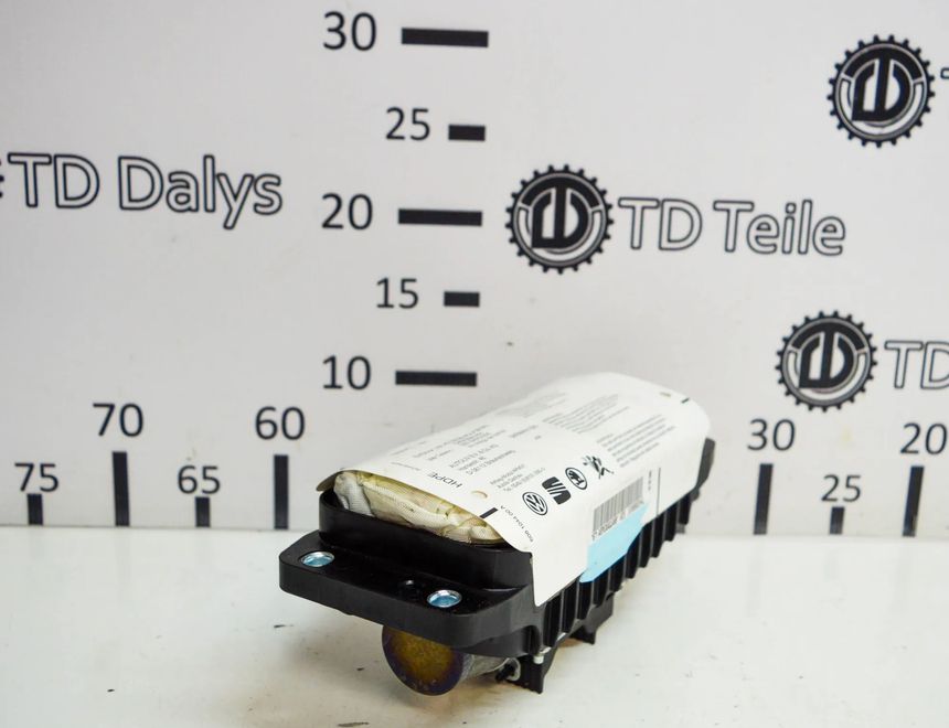 VOLKSWAGEN Golf Plus 2 generation (2009-2014) Vadības paneļa drošības spilvens SRS 1K0880204L 11567621