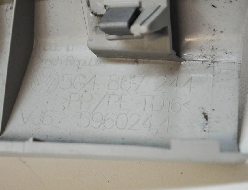 VOLKSWAGEN Golf 7 generation (2012-2024) Стойка правой стороны 5G4867244 11750674