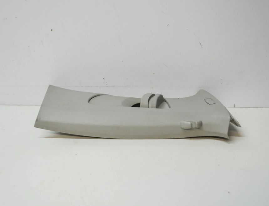 VOLKSWAGEN Golf 7 generation (2012-2024) Стойка правой стороны 5G4867244 11750674