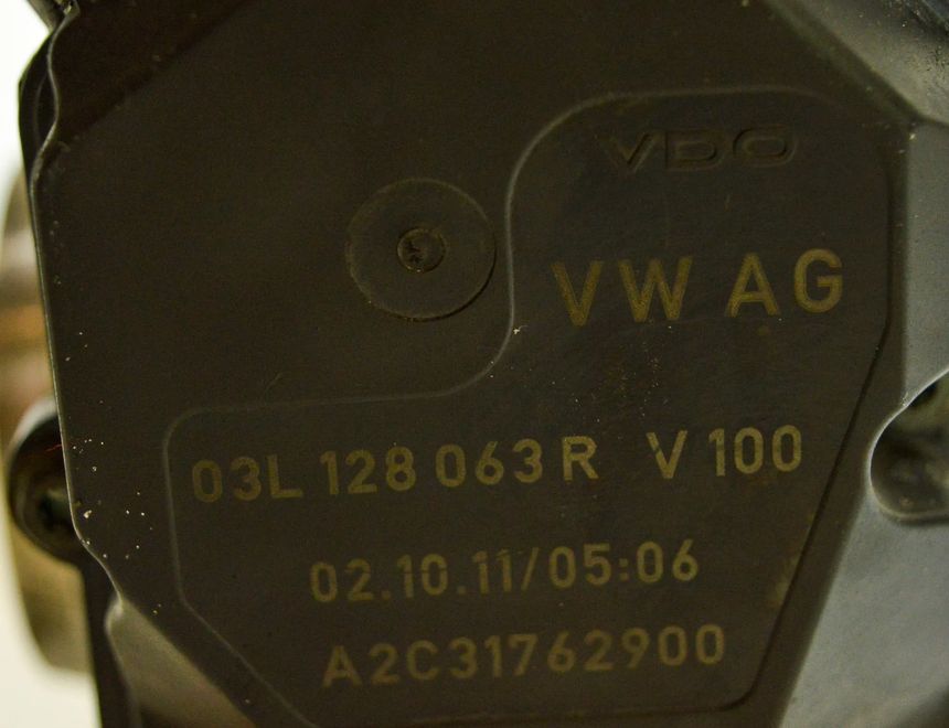VOLKSWAGEN Passat CC 1 generation (2008-2017) Throttle Body 03L128063R 13564691