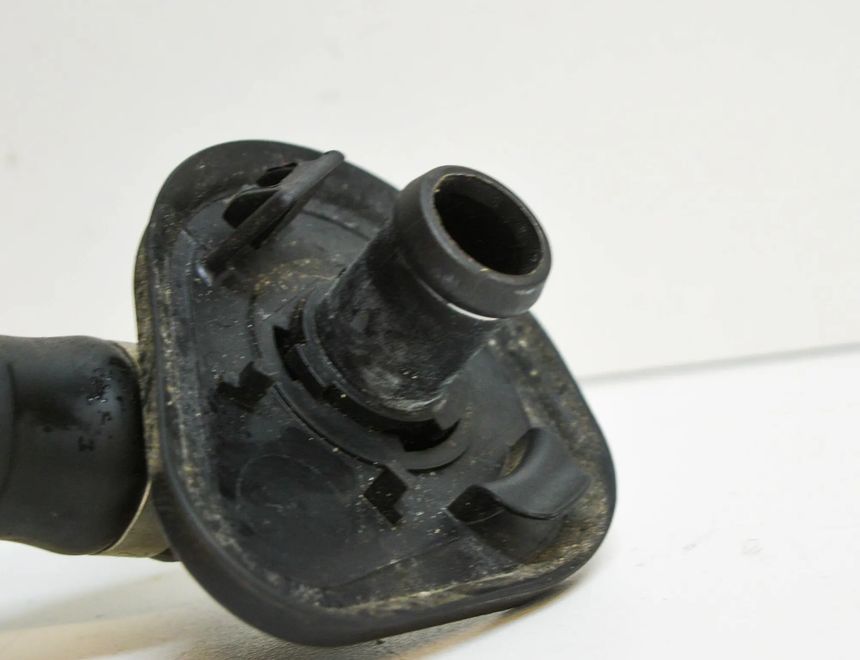 AUDI A4 B9/8W (2015-2024) Dzesēšanas šļauka / truba 8W1819350B 13757565