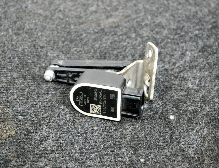 BMW 5 Series F10/F11 (2009-2017) Aizmugurējā kreisā augstuma līmeņa sensors 6784075,6786797 17429901
