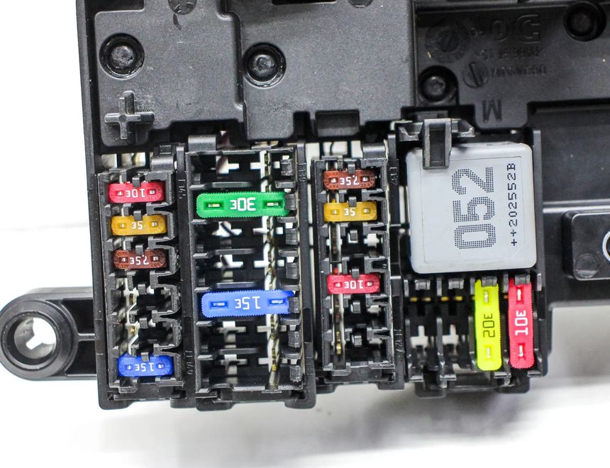 MERCEDES-BENZ A-Class W177 (2018-2024) Drošinātāju kārba A1779061102 31319019