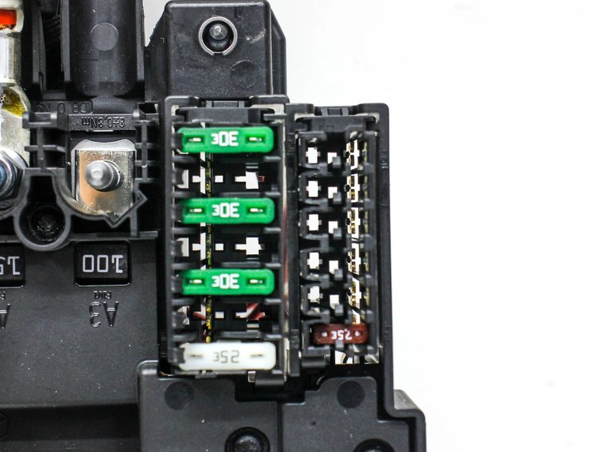 MERCEDES-BENZ A-Class W177 (2018-2024) Drošinātāju kārba A1779061102 31319019