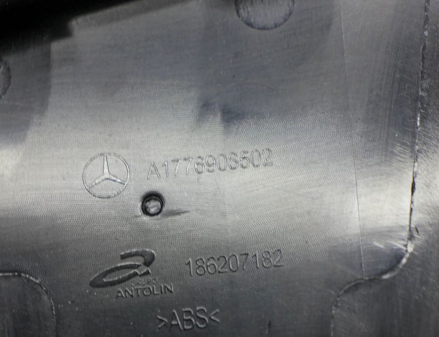 MERCEDES-BENZ A-Class W177 (2018-2024) Kreisās puses statņu apdare A1776908502 31356745