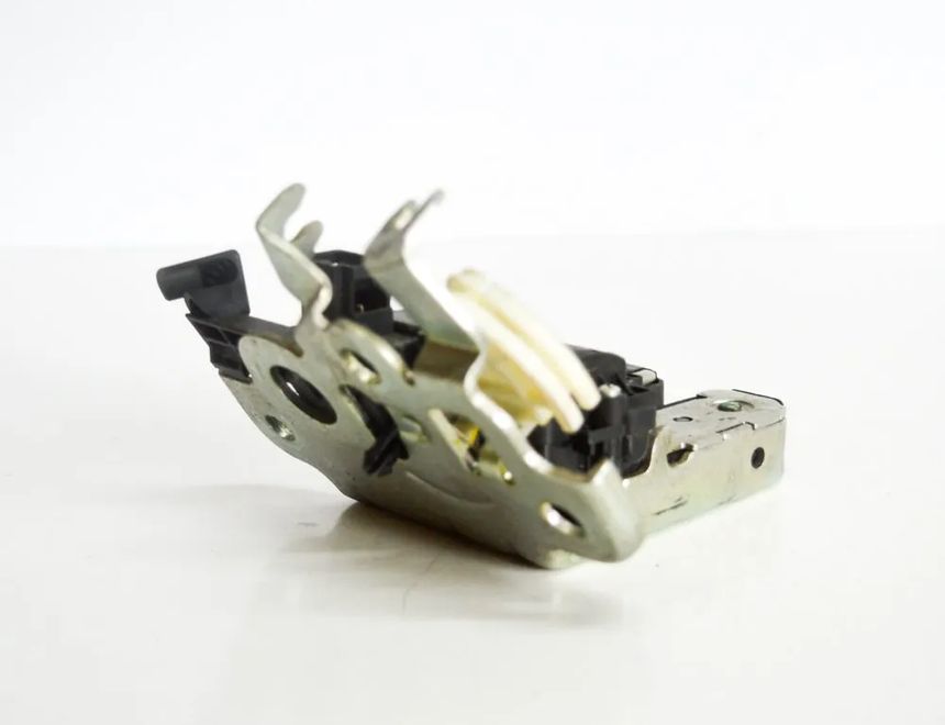 AUDI A3 8P (2003-2013) Tailgate Boot Lock 8K9827505 3165677