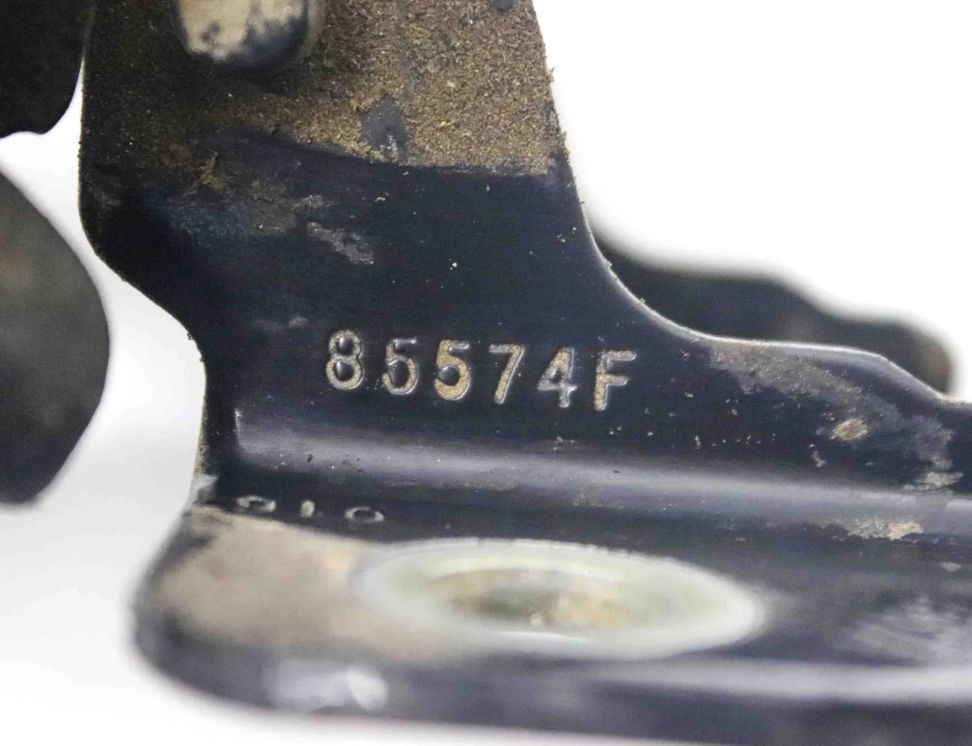 CHRYSLER 300C 2 generation (2011-2023) Kreiso aizmugurējo durvju eņģu komplekts 85574F 32573230