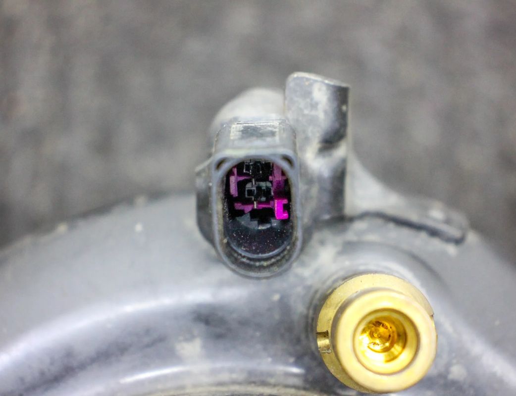 AUDI A8 D4/4H (2010-2018) Priekšējais labais gaisa amortizators AS2864 32744210