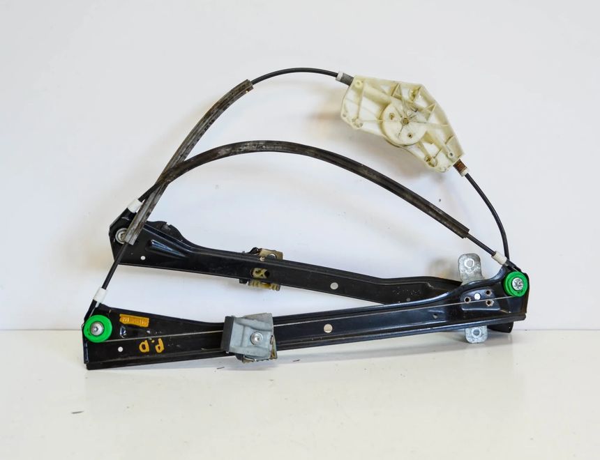 VOLKSWAGEN Jetta 5 generation (2005-2011) Priekšējo labo durvju logu pacēlājs 994856-106 3408357