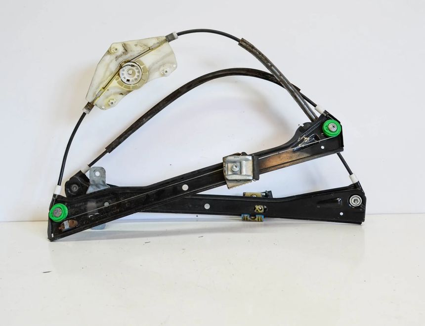 VOLKSWAGEN Jetta 5 generation (2005-2011) Priekšējo labo durvju logu pacēlājs 994856-106 3408357