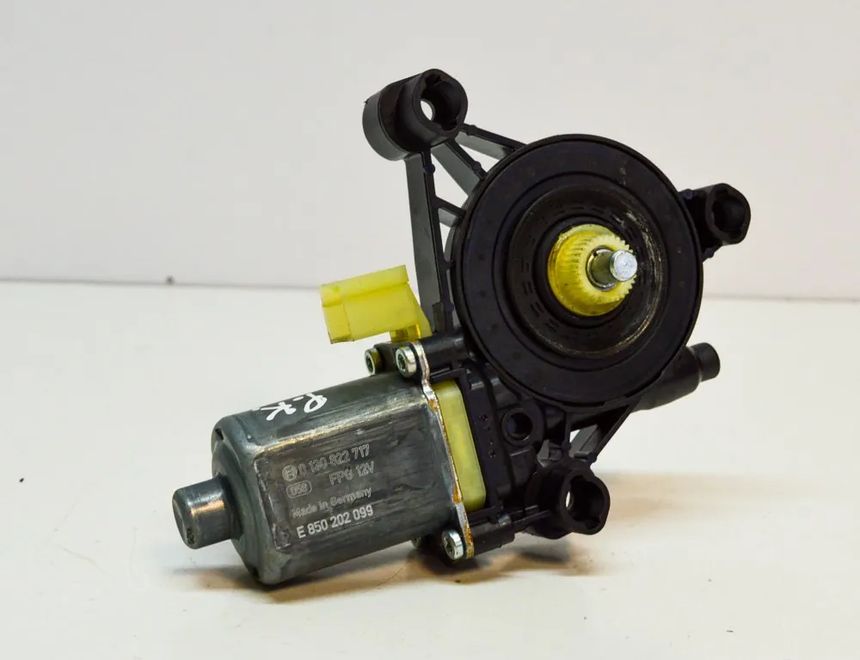 SEAT Leon 3 generation (2012-2020) Priekšējo kreiso durvju logu pacēlāja motorīts 5Q0959801B 3496110