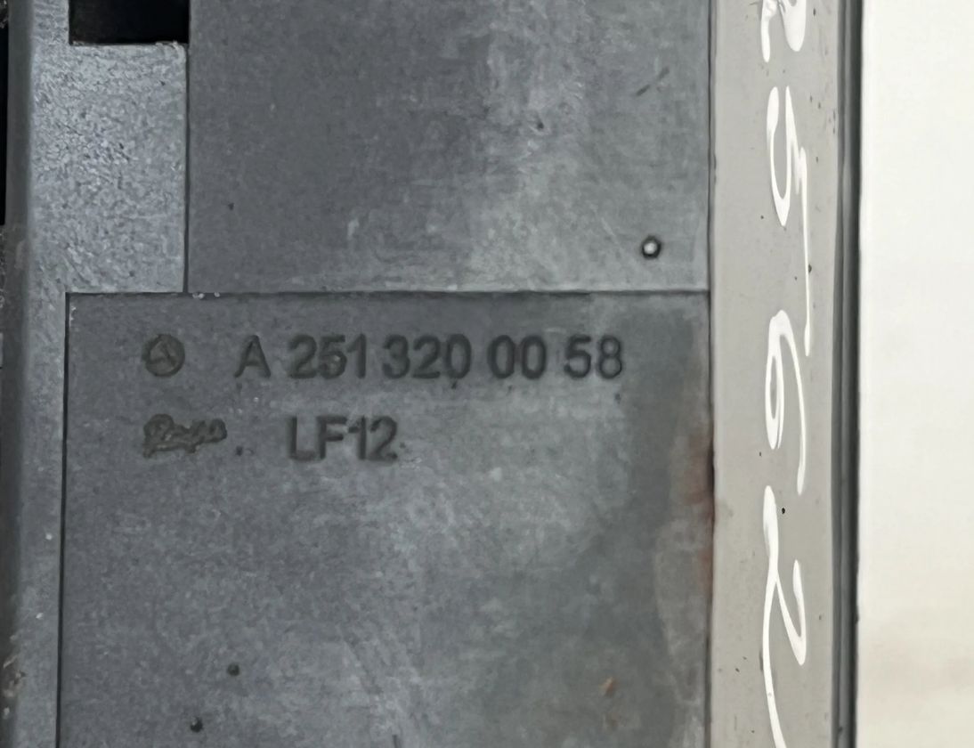 MERCEDES-BENZ S-Class W221 (2005-2013) Gaisa sadalītājs/vārstu bloks (pneimatiskā šasija) A2513200058 25954521