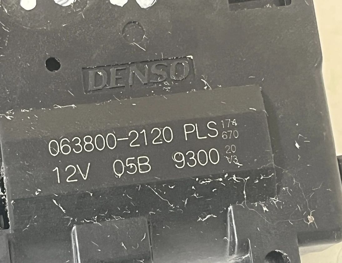 LEXUS NX 1 generation (2014-2021) Vārsta vadības motorīts 0638002120 27541158