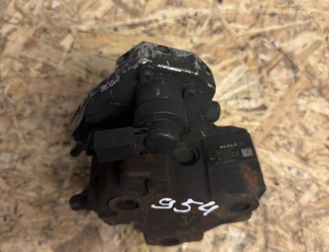 MERCEDES-BENZ E-Class W211/S211 (2002-2009) High Pressure Fuel Pump A6420700201 31646145