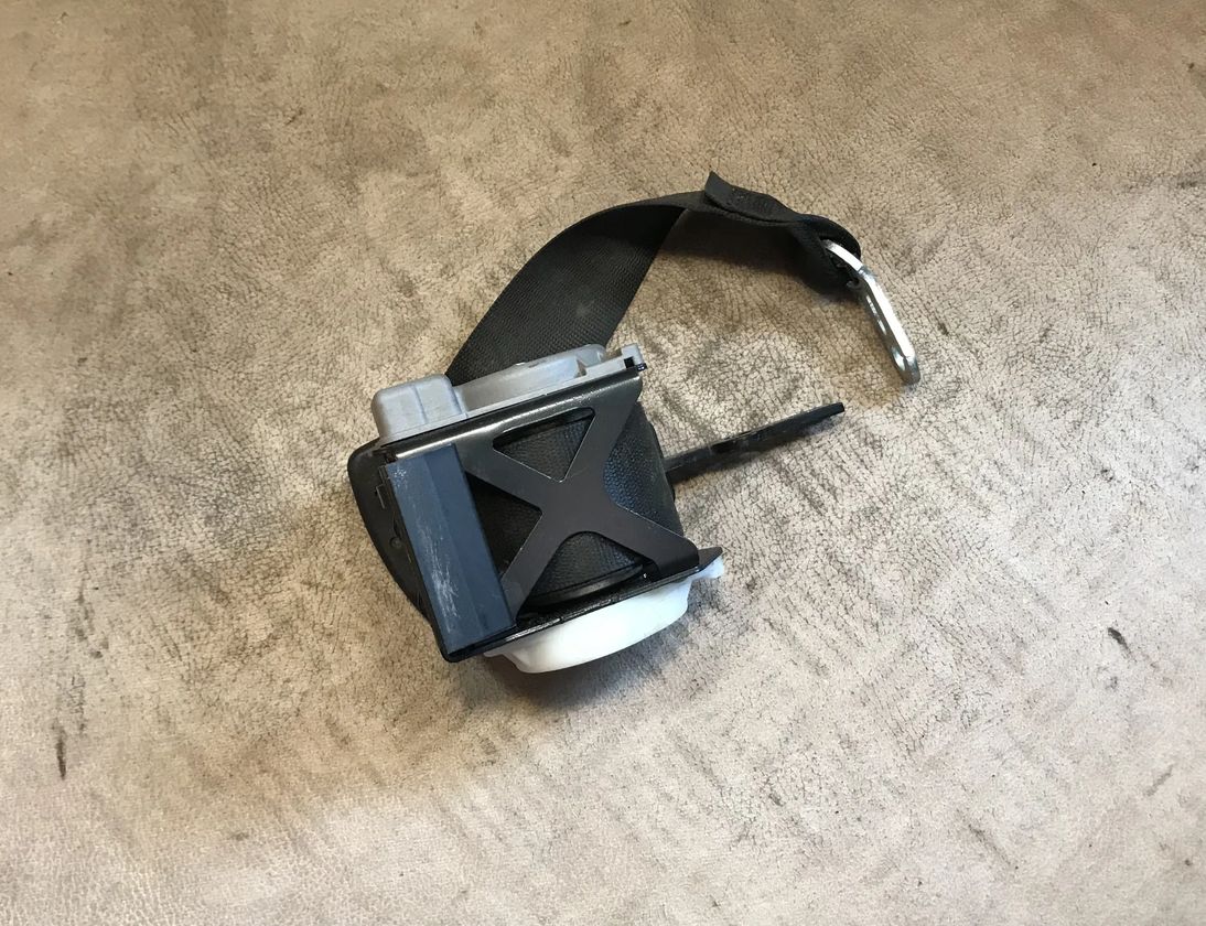 BMW 3 Series E90/E91/E92/E93 (2004-2013) Rear Left Seatbelt 6975365 14320094