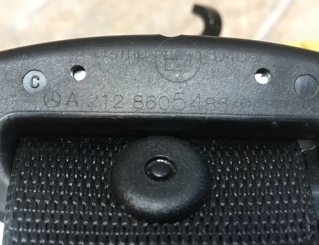 MERCEDES-BENZ E-Class W212/S212/C207/A207 (2009-2016) Aizmugurējā labā drošības josta A2128605485 17220744