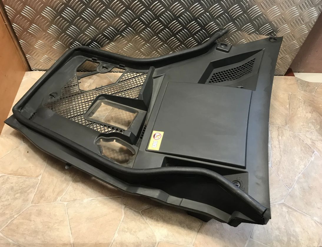 MERCEDES-BENZ C-Class W205/S205/C205 (2014-2023) Front  Wiper Cowl Trim A2058300703 17747315