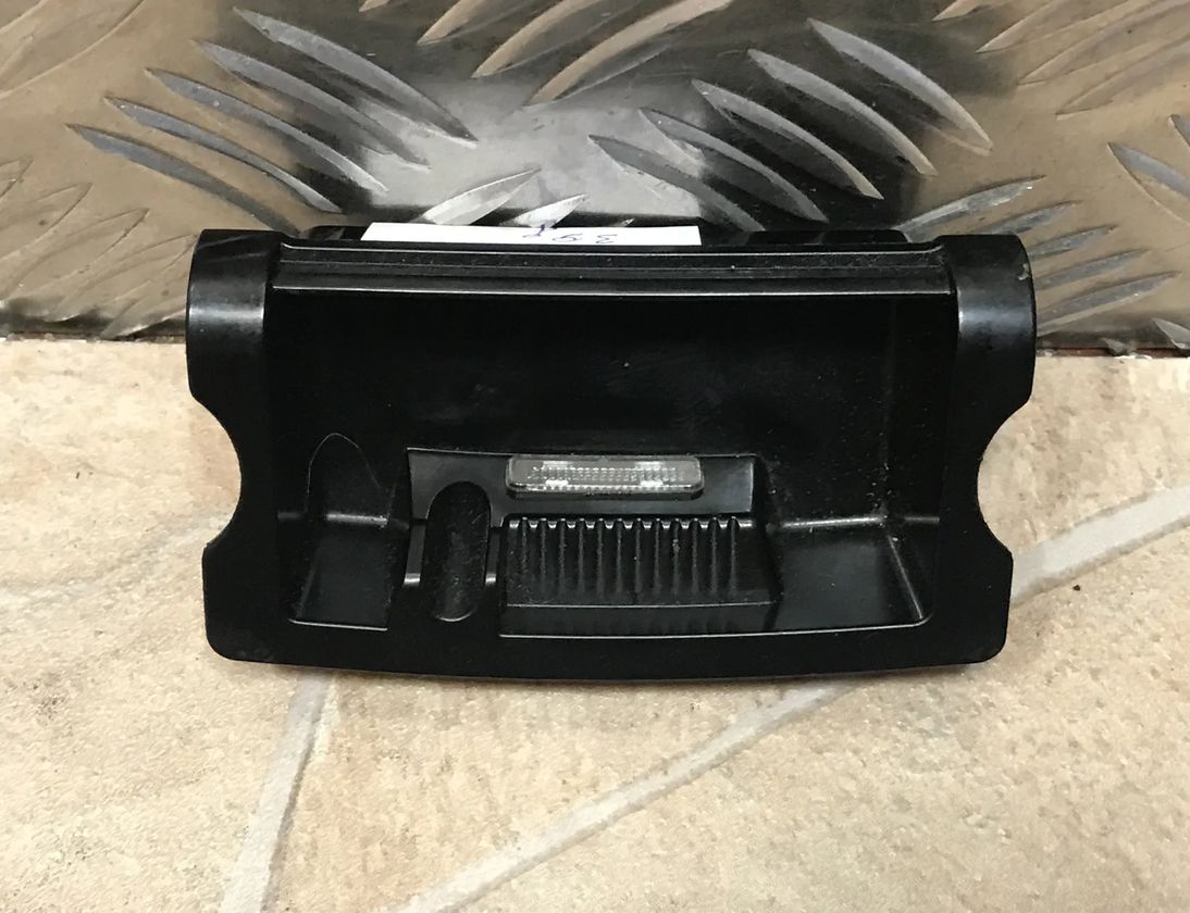 BMW 5 Series F10/F11 (2009-2017) Пепельница 12025 23074940