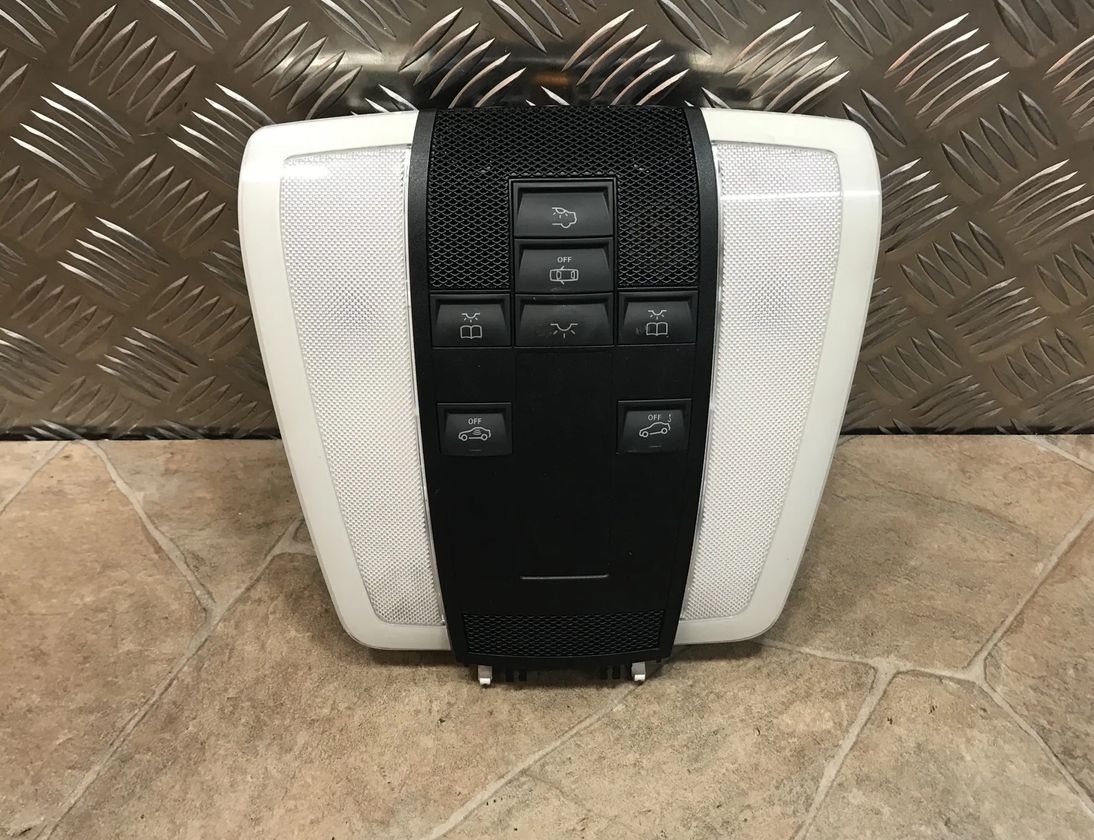 MERCEDES-BENZ C-Class W204/S204/C204 (2004-2015) Salona apgaismojums A2049063002 23112533