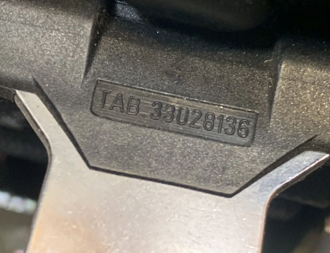 BMW 5 Series E60/E61 (2003-2010) Rear Left Seatbelt 33028136 23616592