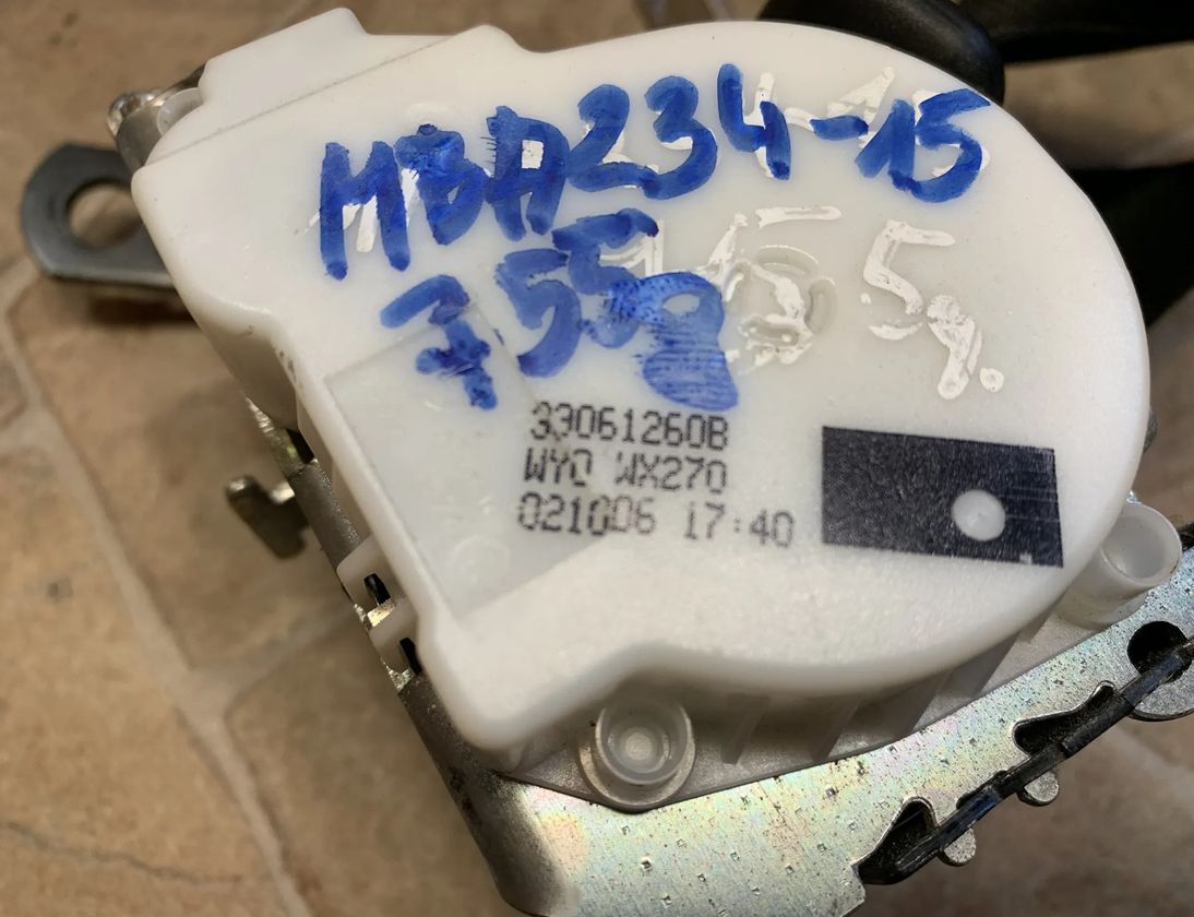 BMW 5 Series E60/E61 (2003-2010) Rear Left Seatbelt 33061260 24297492