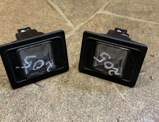 MERCEDES-BENZ C-Class W205/S205/C205 (2014-2023) Numura zīmes apgaismojums 011850 30289695