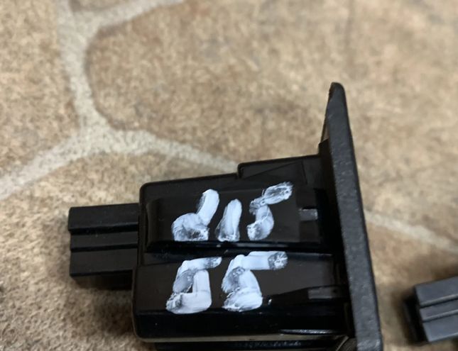 MERCEDES-BENZ C-Class W205/S205/C205 (2014-2023) Numura zīmes apgaismojums 011850 30289695