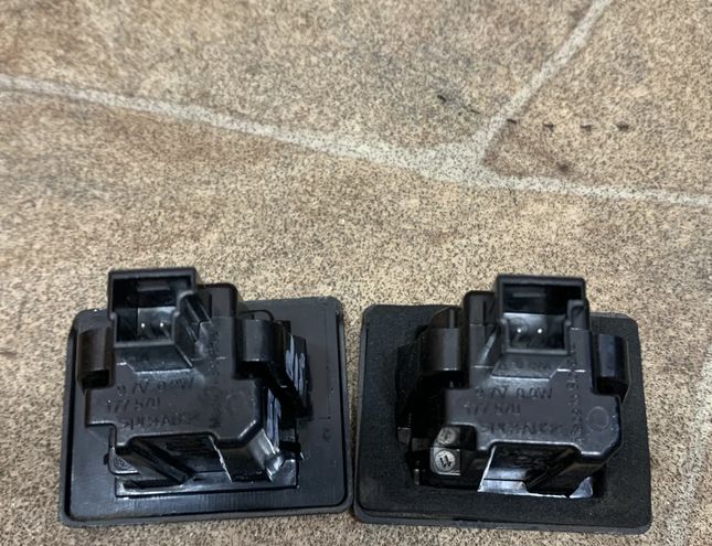 MERCEDES-BENZ C-Class W205/S205/C205 (2014-2023) Numura zīmes apgaismojums 011850 30289695