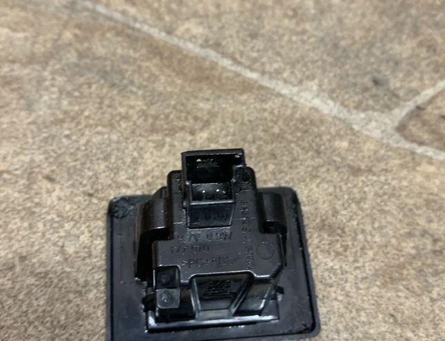 MERCEDES-BENZ GLE W166 (2015-2018) Numura zīmes apgaismojums 011850 30289796